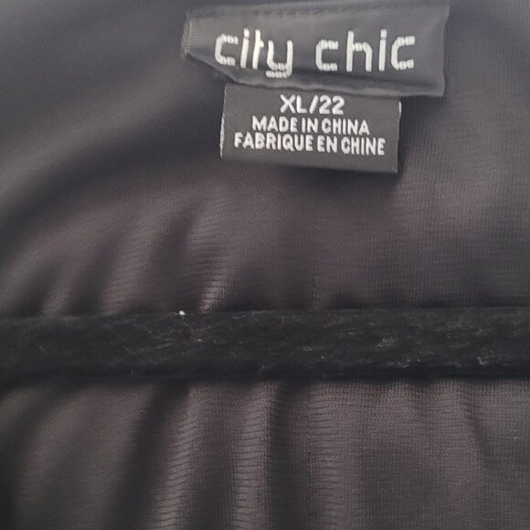 City Chic Black Shimmer Wrap Dress XL/22 – Metallic, Flowy Sleeve, Evening - Picture 3 of 4